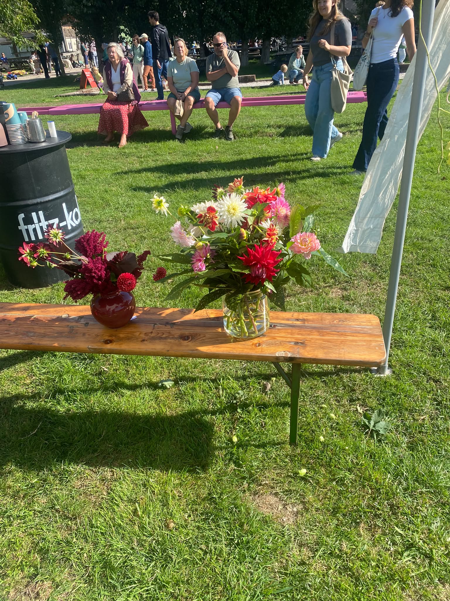 Boeketten van tuinbloemen op de Oogstmarkt 2026